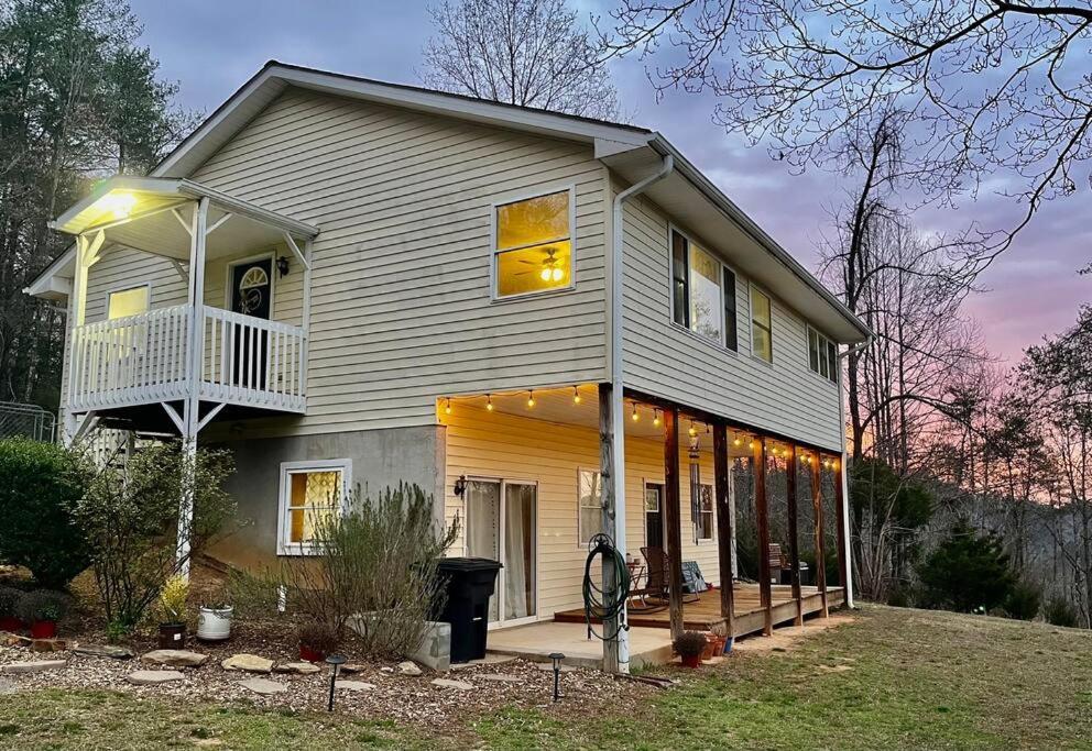 Harmony House - Near Tiec, Lure, Chimney Rock