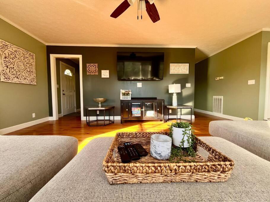 Harmony House - Near Tiec, Lure, Chimney Rock Mill Spring